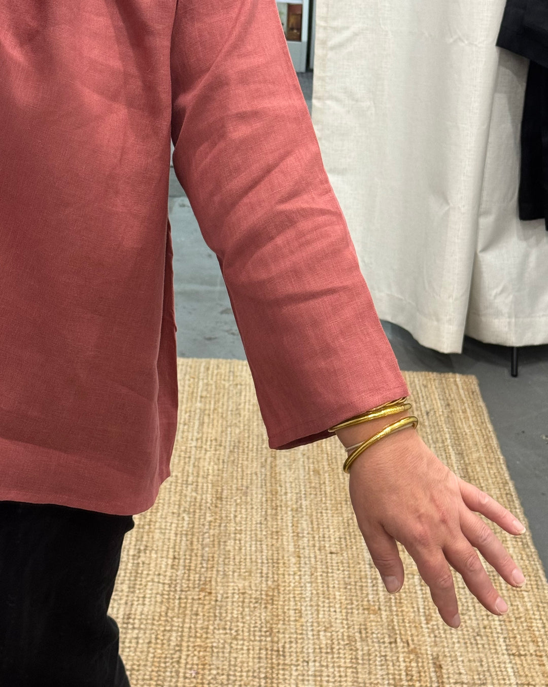 close up image of linen long sleeve top sleeve length