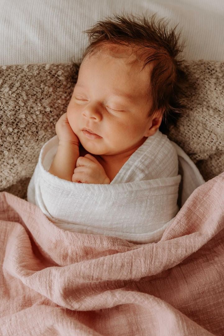 Cotton Baby Wrap in Pink - Baby