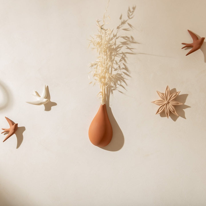 Monochromic French Ceramics - The Swallow (Volage) - Art