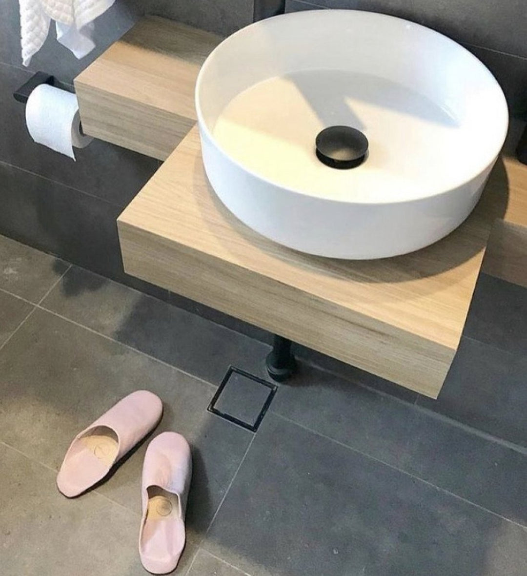 Moroccan Leather Babouche Slippers in Pink - Slippers