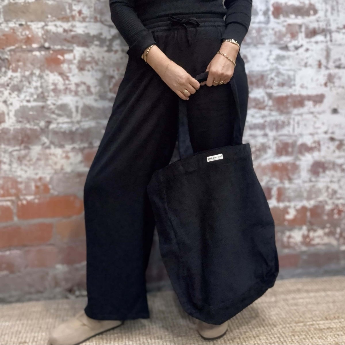 5 Shoes That Look Amazing with Linen Pants (Even in Cooler Weather) - Jade and May