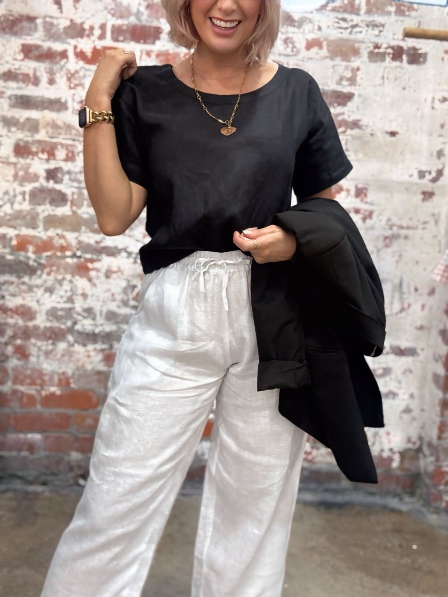 Breezy, Easy &amp; Always Chic: How to Style White Linen Pants - Jade and May