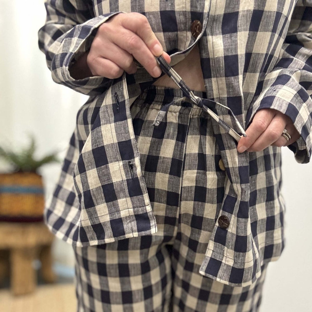 Linen vs Cotton Pyjamas: Which Fabric Is Better for Sleep? - Jade and May