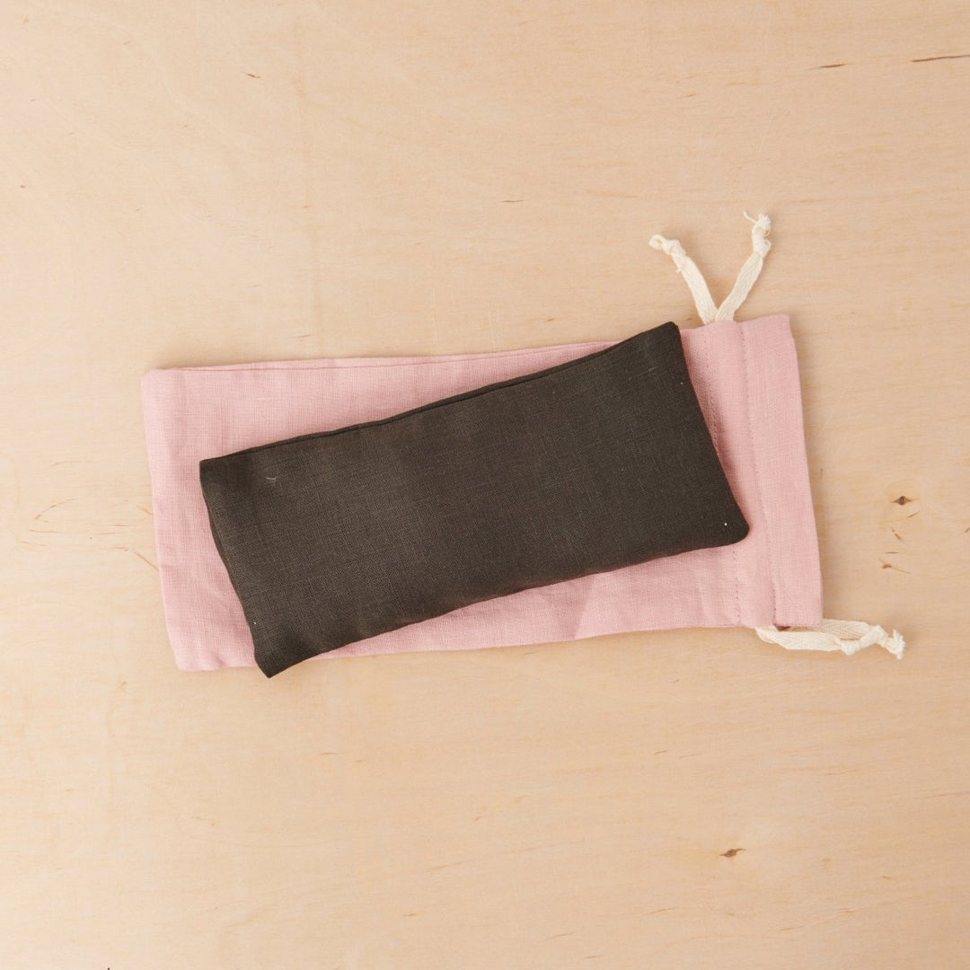 The Benefits of Choosing a Lavender Eye Pillow - Jade and May