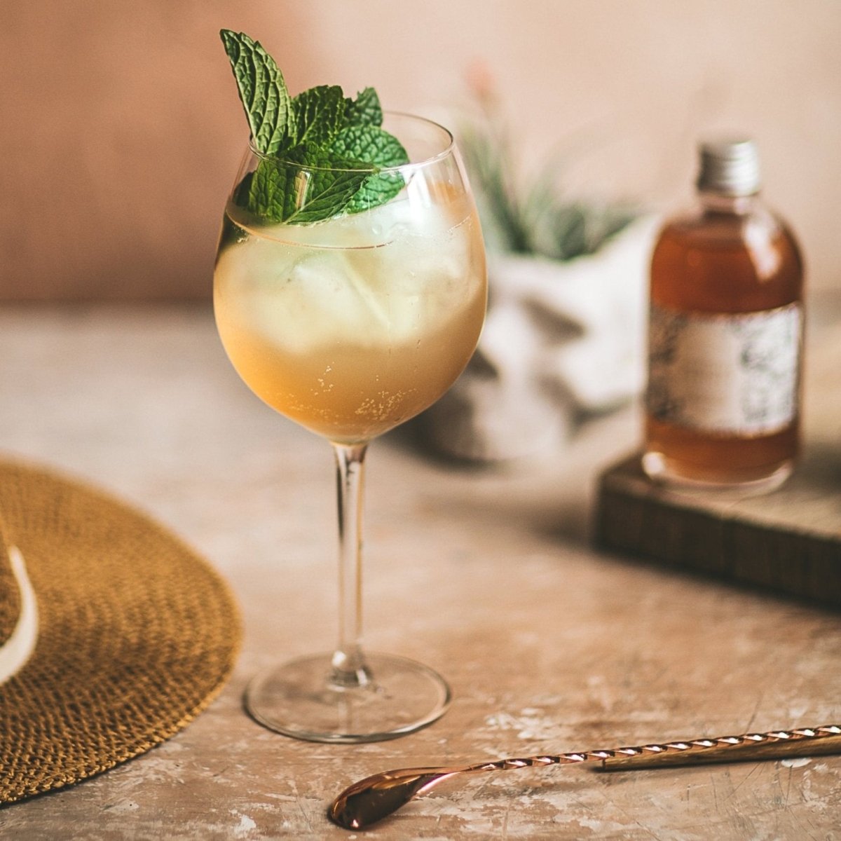 The Curious Cabinet White Peach Bellini (Alcohol Free) - Jade and May