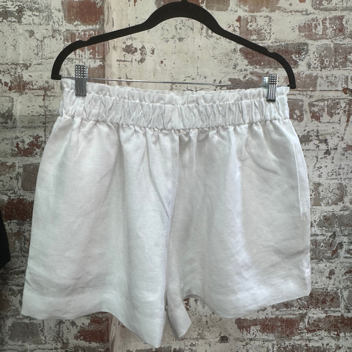 Linen Short in White