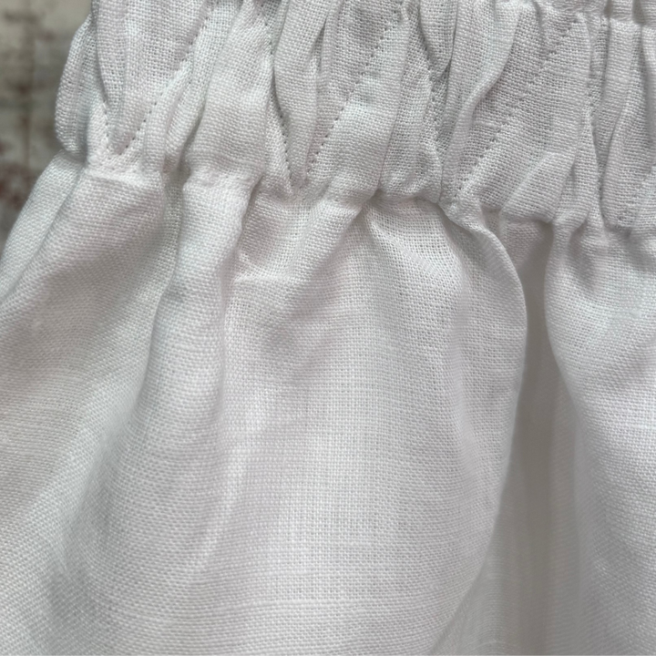 Linen Short in White
