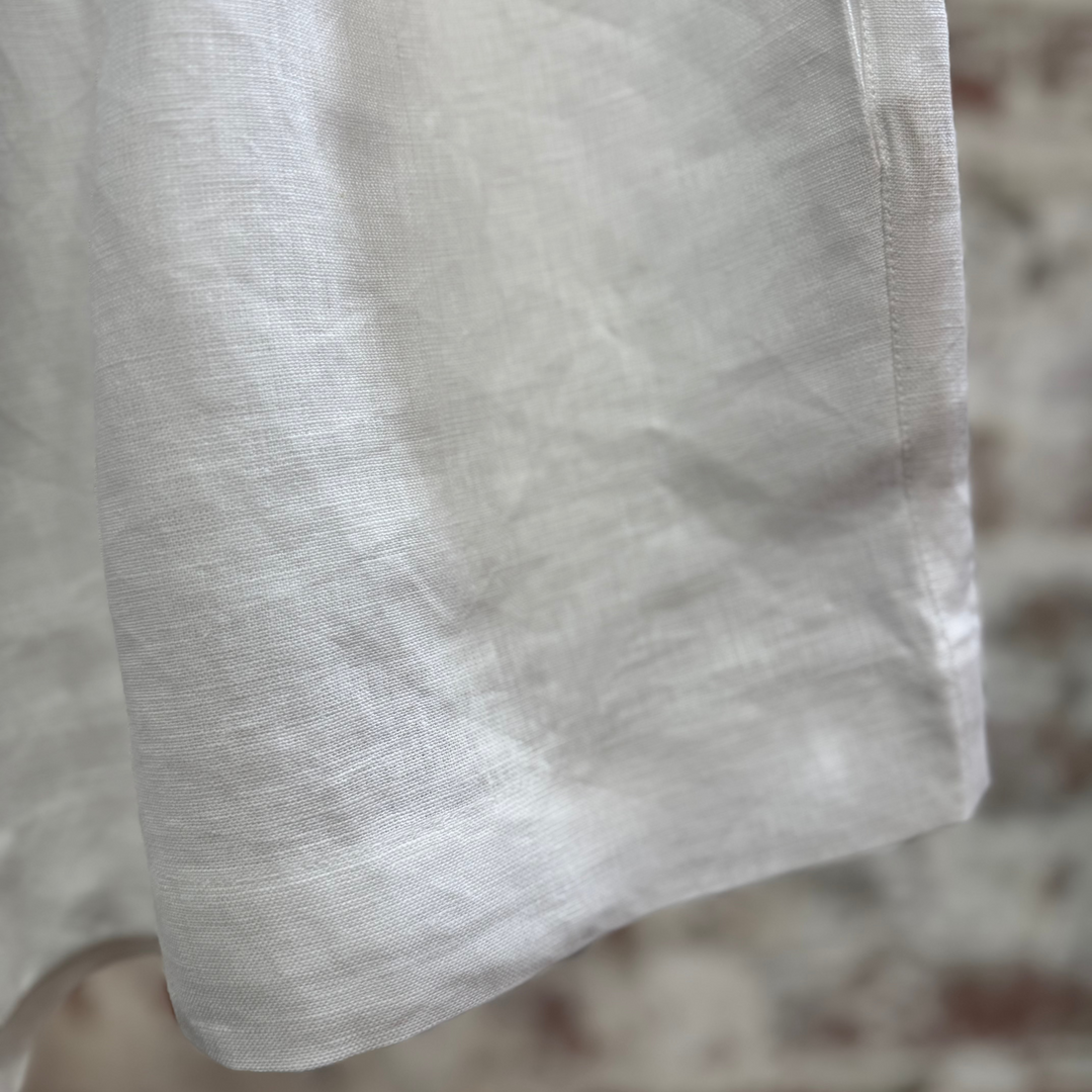 Linen Short in White
