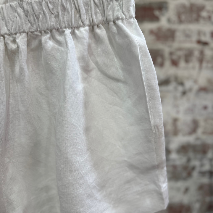 Linen Short in White