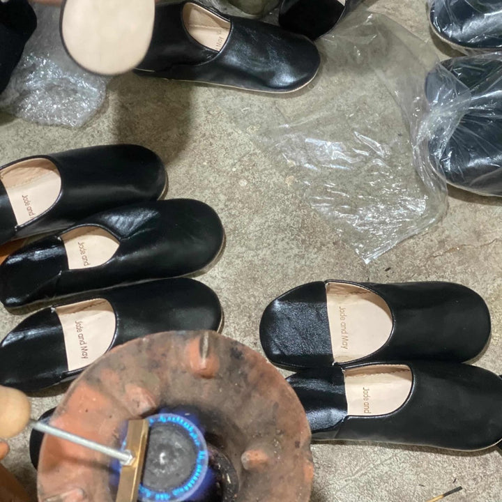 Babouche: Leather Moroccan Slippers in Black - Slippers - Moroccan Babouche Slippers