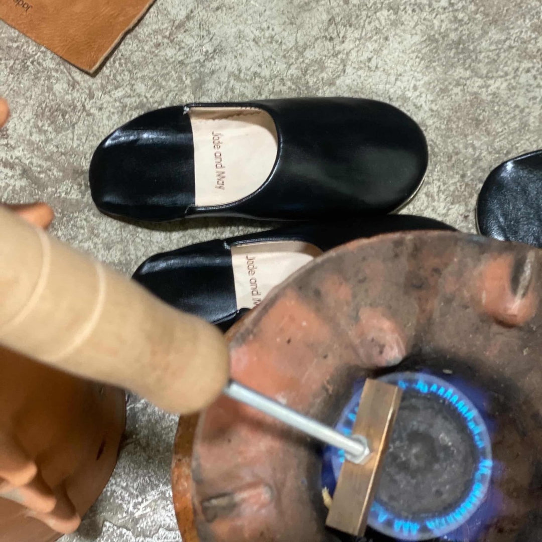 Babouche: Leather Moroccan Slippers in Black - Slippers - Moroccan Babouche Slippers