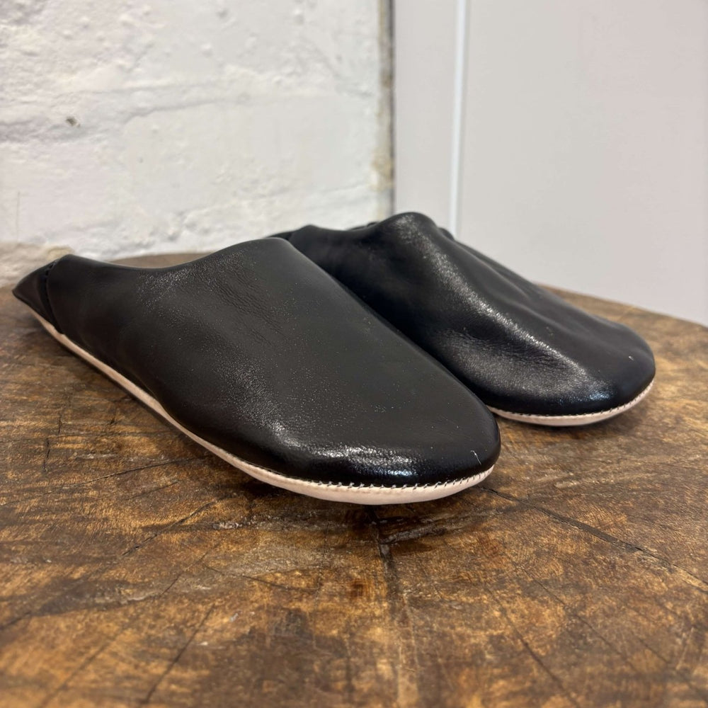 Babouche: Leather Moroccan Slippers in Black - Slippers - Moroccan Babouche Slippers