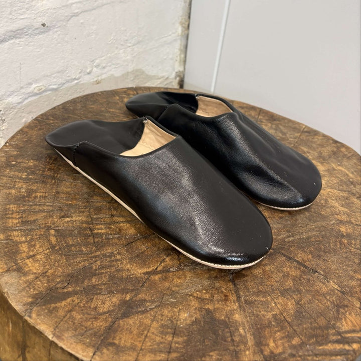 Babouche: Leather Moroccan Slippers in Black - Slippers - Moroccan Babouche Slippers