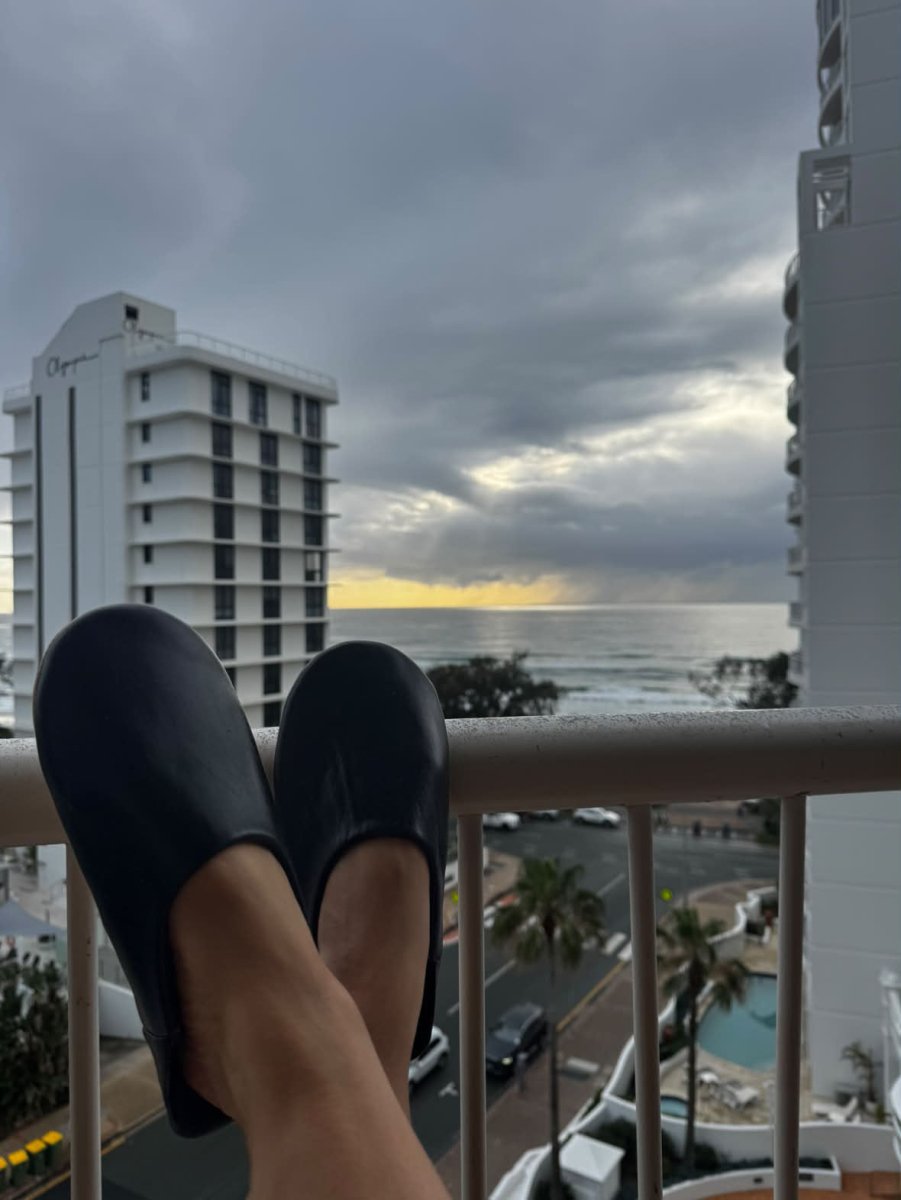 Babouche: Leather Moroccan Slippers in Black-Slippers-Moroccan Babouche Slippers