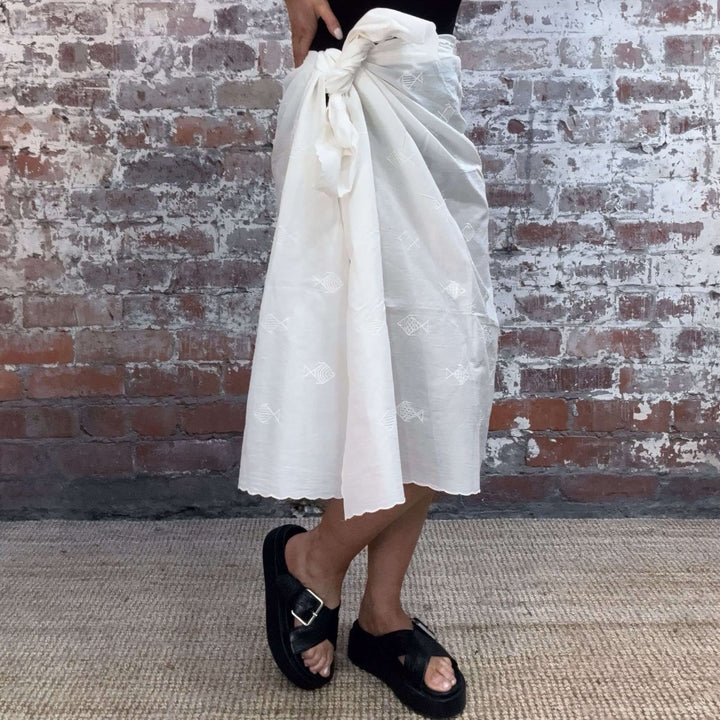 Cotton Sarong in White with an Embroidered Fish Pattern - Sarong