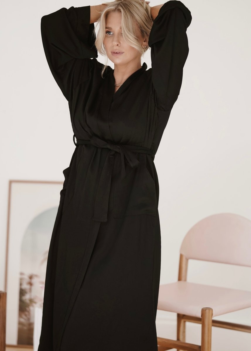 Jade Robe With Pockets Bamboo Robe in Black in Long Length | Easy Elegance – Jade and May